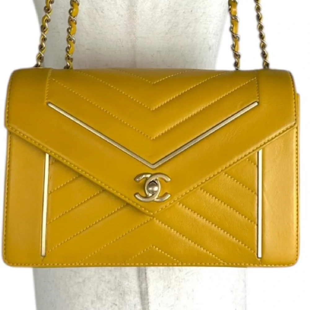 CHANEL CC CHAIN LEATHER SHOULDER/CROSSBODY BAG & Petit GST Bag - Picture 3 of 16